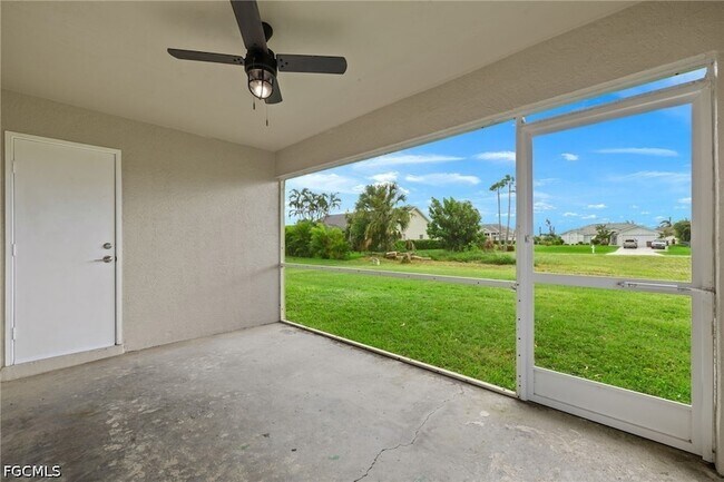 Building Photo - 3919 SW 14th Ave