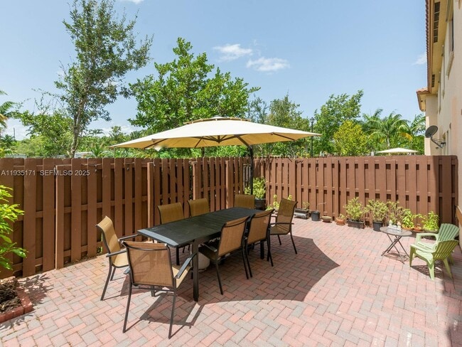 Building Photo - 12320 S Village Cir