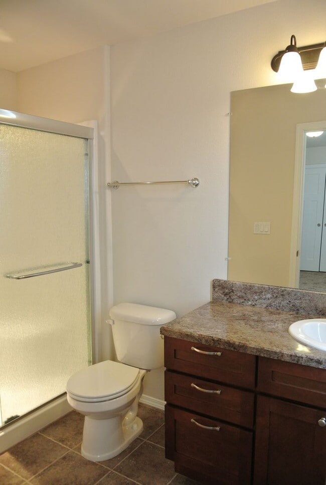 Building Photo - Spread Out and Live Large in this Luxuriou...