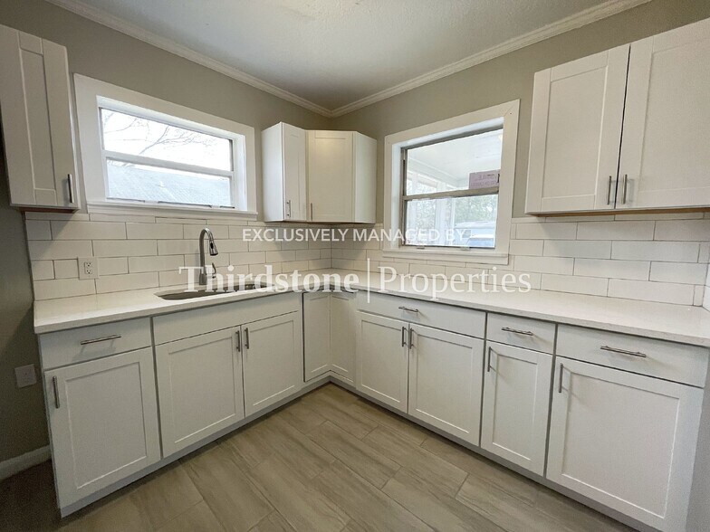 Building Photo - 2939 W 11th St