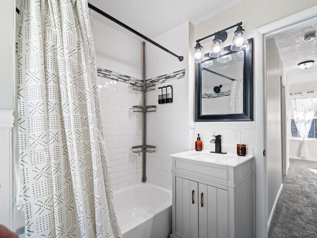 Building Photo - 2804 6th St