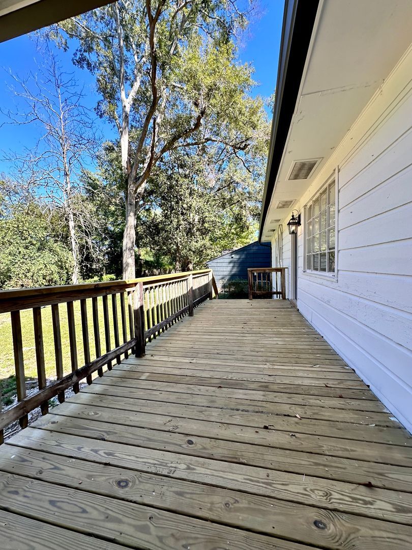 Building Photo - 1026 Meadow Heights Dr