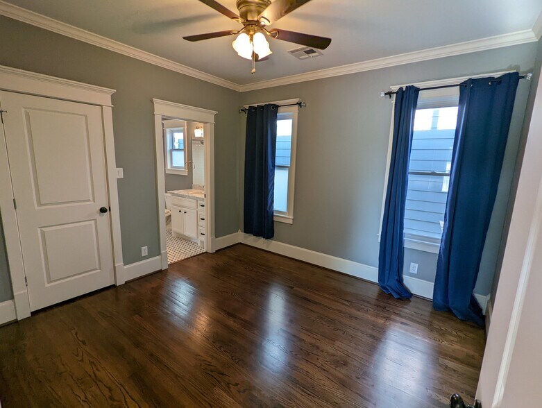 Building Photo - 722 E 29th St