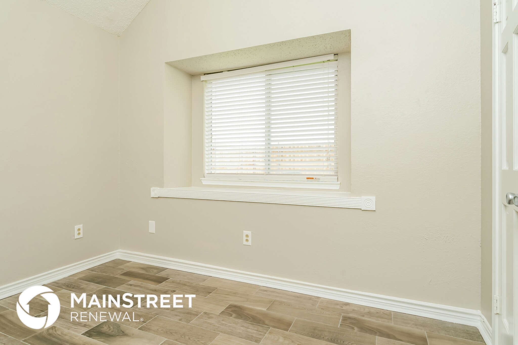 Building Photo - 6821 Driffield Cir W