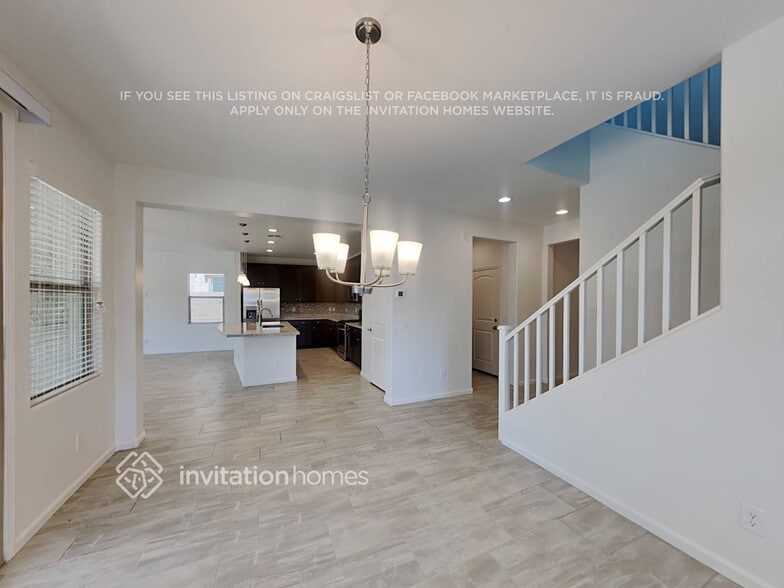 Building Photo - 1056 S 200th Ln
