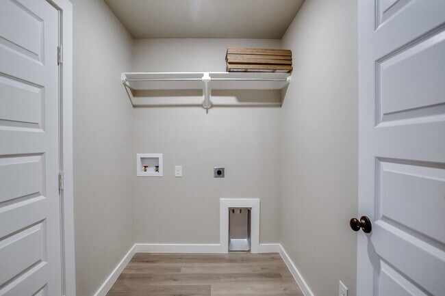 Building Photo - 1705 141st St