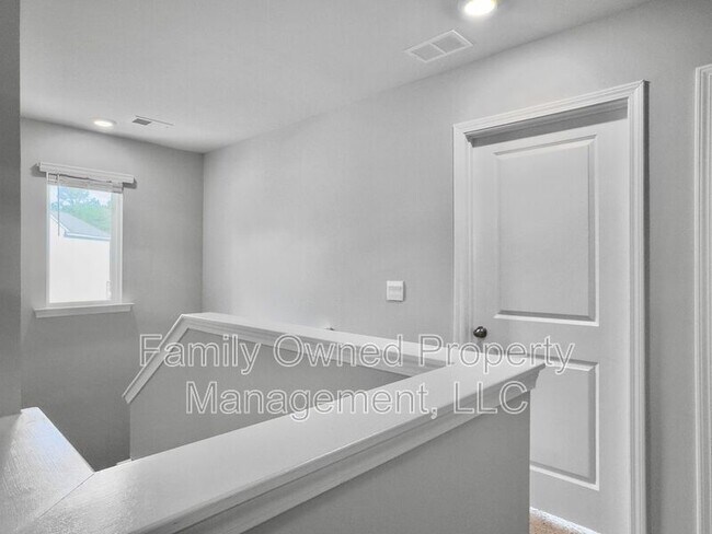 Building Photo - 422 Blue Elderberry Run