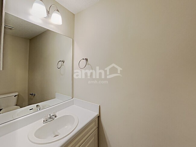 Building Photo - 209 Signet Ct