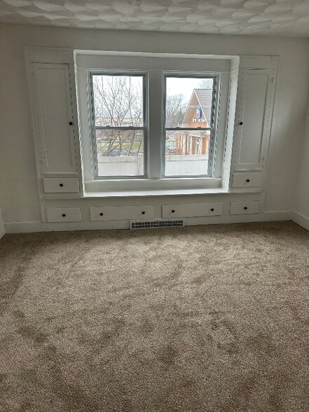 Building Photo - 16575 Libby Rd