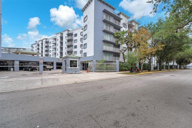 Building Photo - 2415 NW 16th St Rd