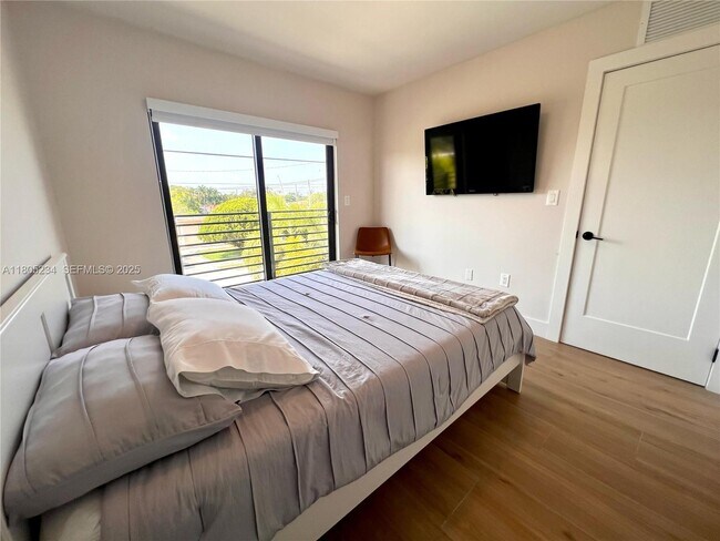 Building Photo - 8753 SW 34th St