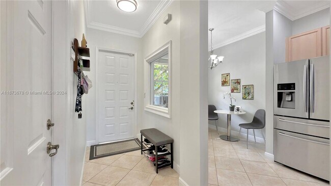 Building Photo - 3387 Lakeside Dr