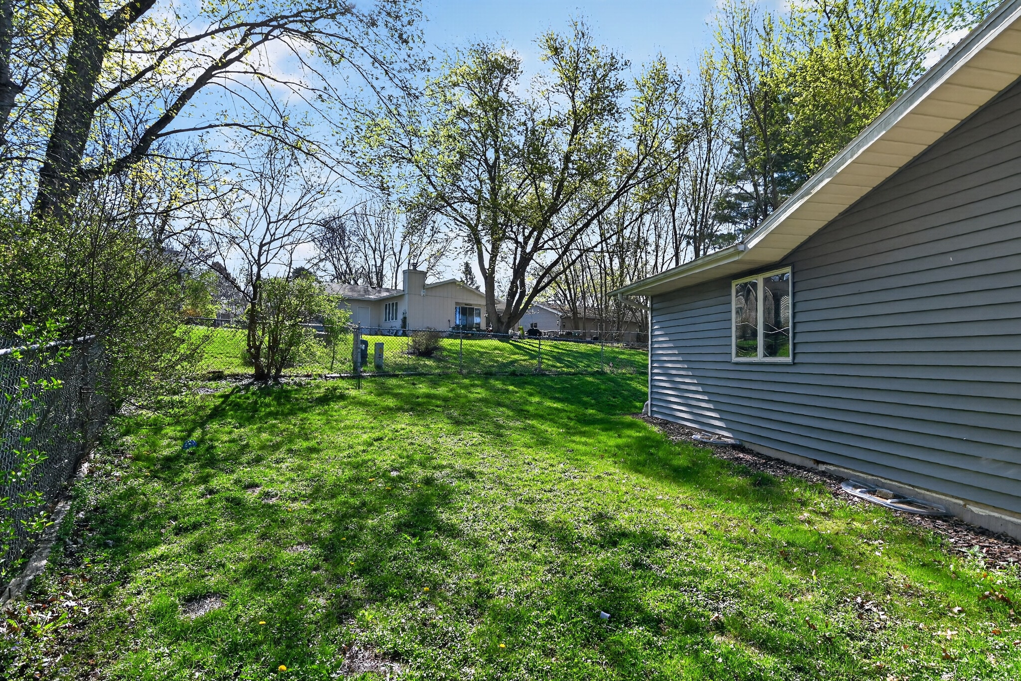 Building Photo - 3051 Greenway Trl