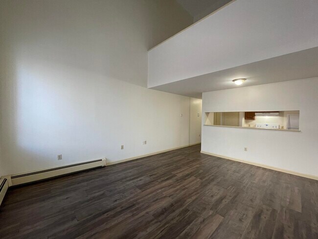 Building Photo - 521 Pine St