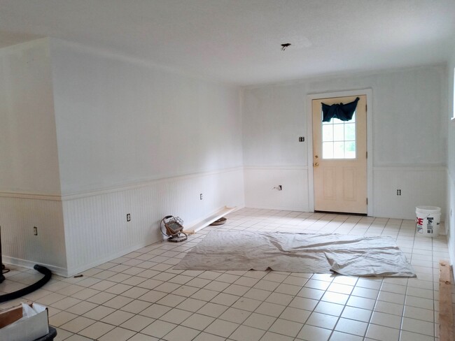 Building Photo - 29205 Erindale Dr