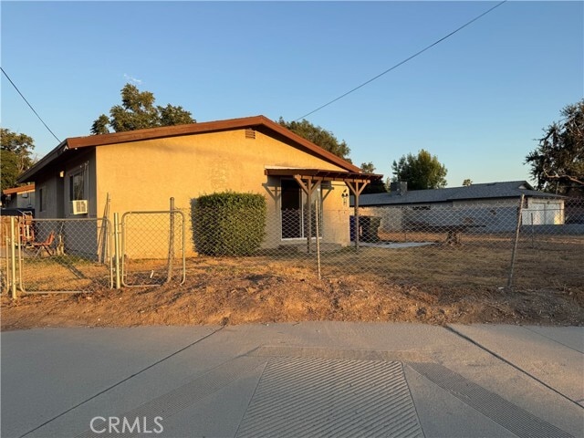 Building Photo - 26511 Fresno St
