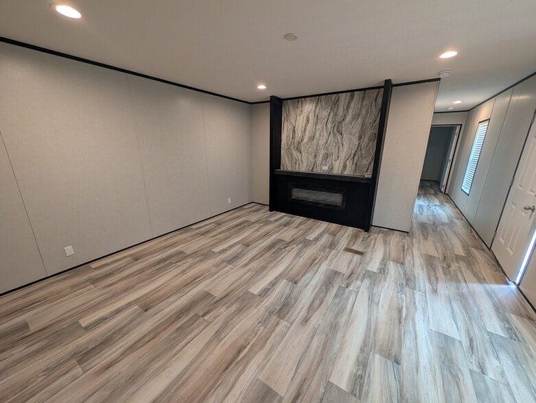 Building Photo - 3611 Rice Mine Rd NE
