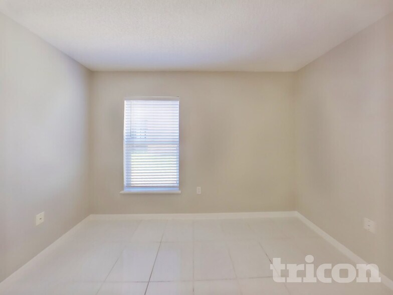 Building Photo - 7396 Prosperity Park Rd N