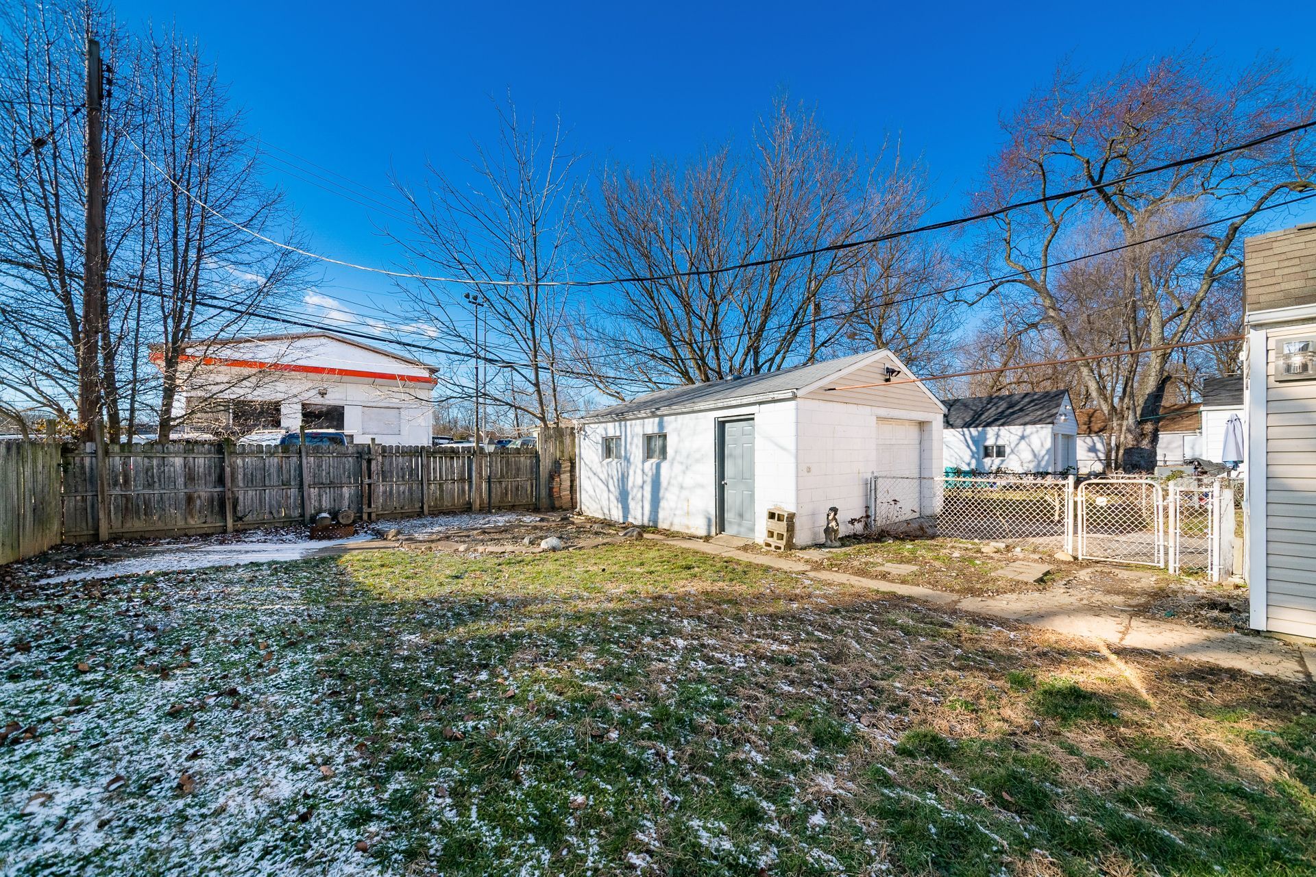 Building Photo - 2861 Woodland Ave