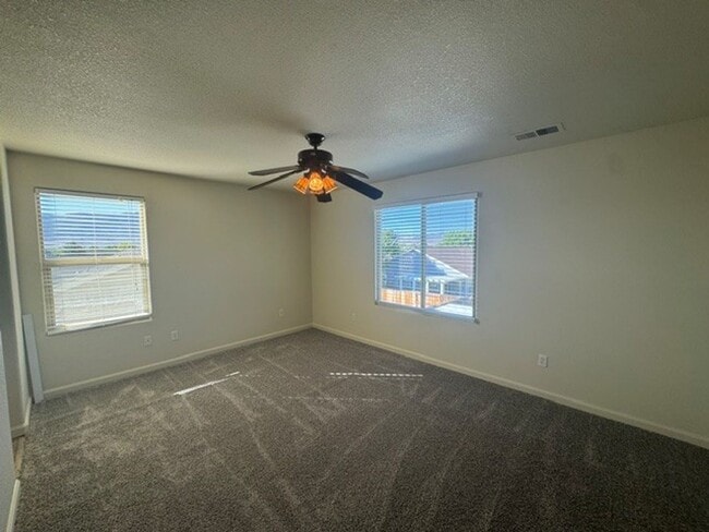 Building Photo - 4 Bedroom 3 Bath Two Story Home, New Flooring, New Interior Paint