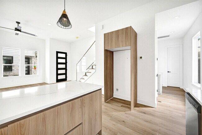 Building Photo - 2595 Paul Quinn St