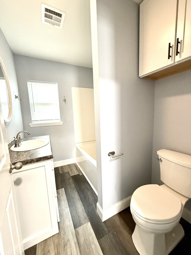 Building Photo - 1222 Hargrove St