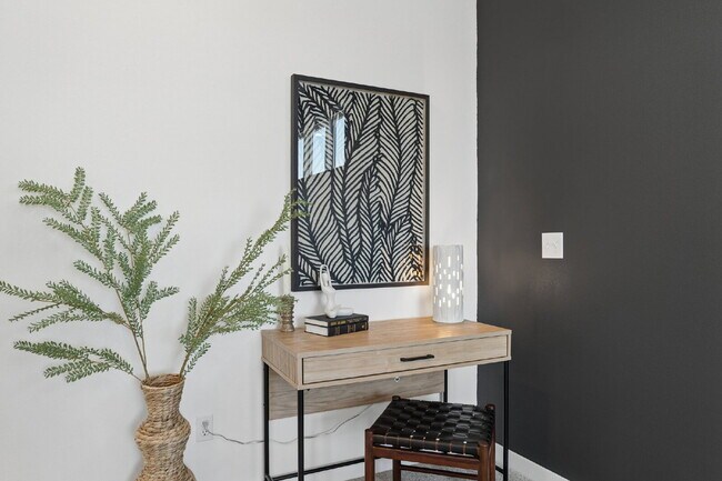 Building Photo - Fully Furnished Home in Broken Arrow