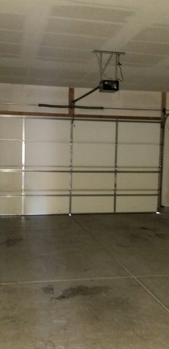 Building Photo - 4901 Oro Ln