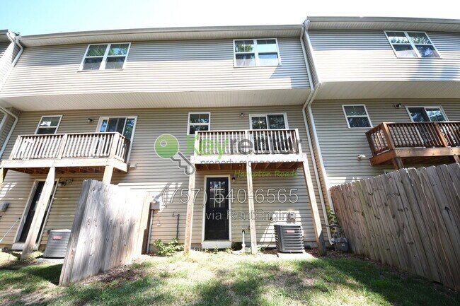 Building Photo - 49 Manilla Cir