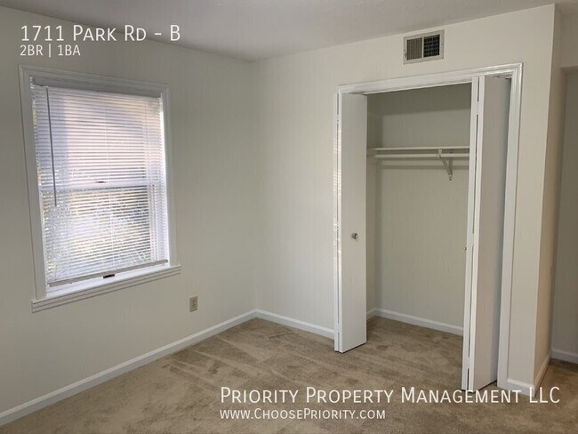 Building Photo - 1711 Park Rd