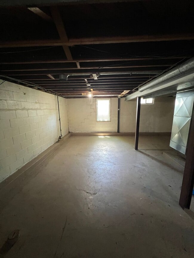 Building Photo - 2 Bedroom 1 Bath House for Rent!
