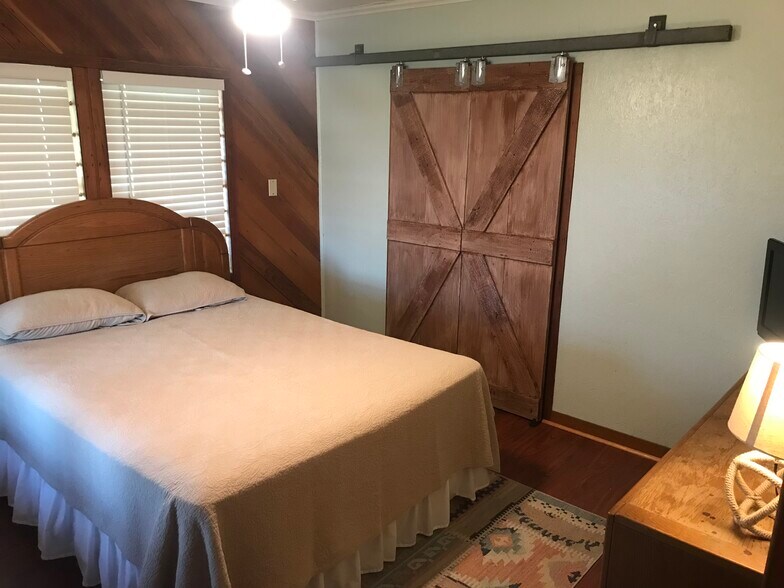 Building Photo - 267 D St