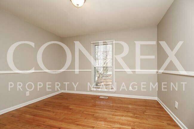 Building Photo - Spacious 3 Bedroom Bungalow in Decatur!