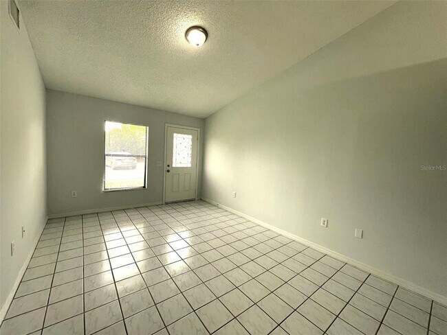 Building Photo - 1056 S Buena Vista Dr