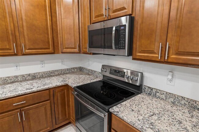 Building Photo - 73 Fairbank Ln