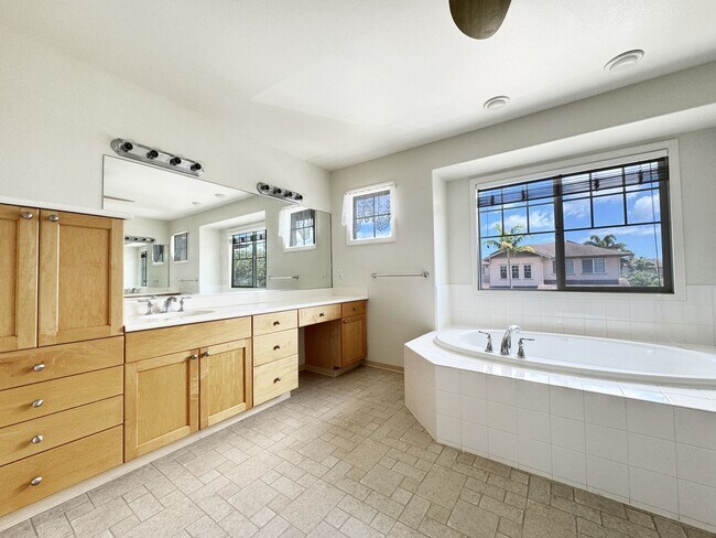 Building Photo - Spacious Ewa Beach Home with Central A/C
