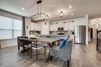 Building Photo - 15900 Back Nine Rd