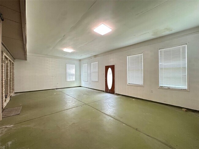 Building Photo - 3306 Kempwood Dr