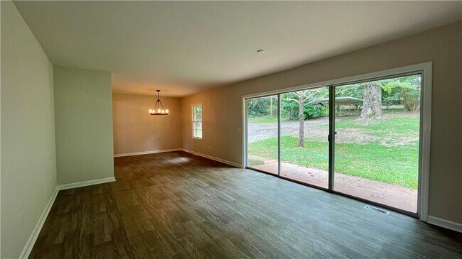 Building Photo - 2877 Winder Hwy