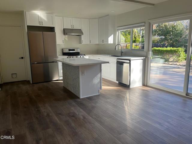 Building Photo - 1208 N Montgomery St