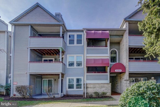 Building Photo - 3301 Sir Thomas Dr