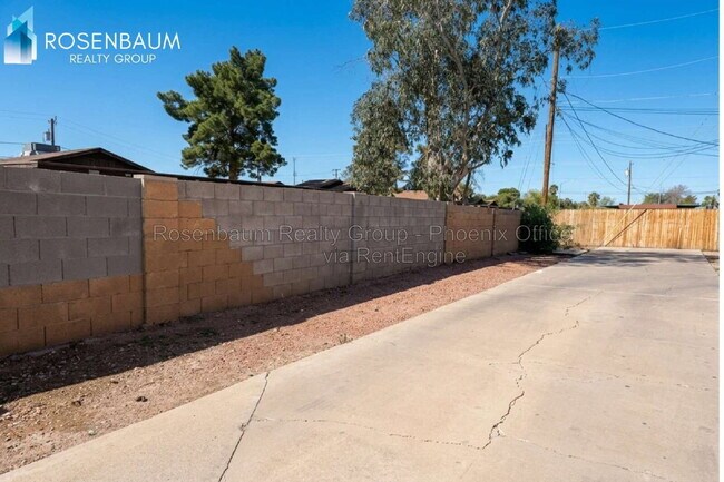 Building Photo - 322 S Allen