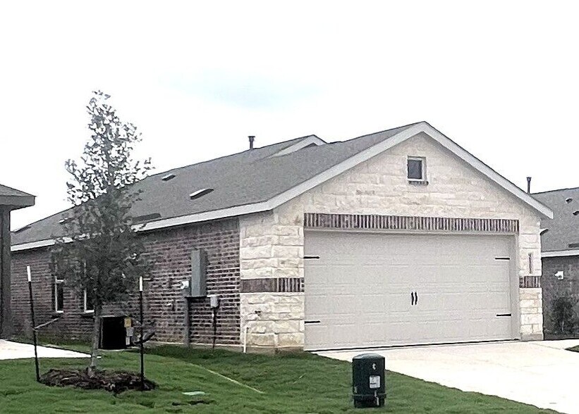 Building Photo - 2553 Guineas Ln