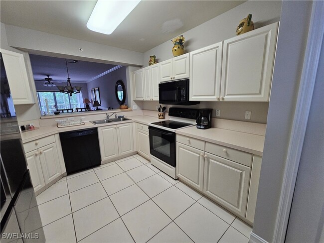 Building Photo - 7823 Regal Heron Cir
