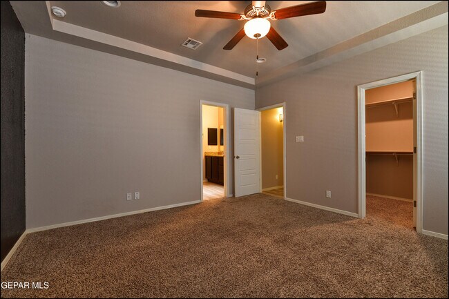 Building Photo - 221 Jennice Cir