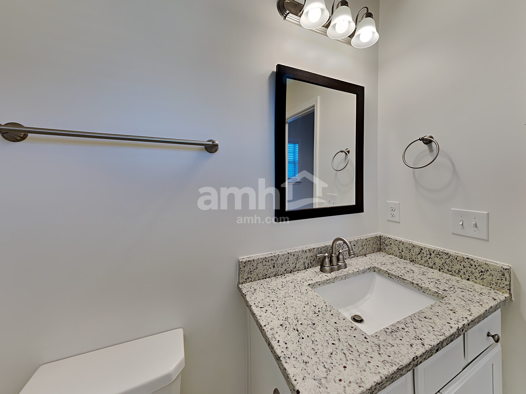 Building Photo - 5935 Hart Way