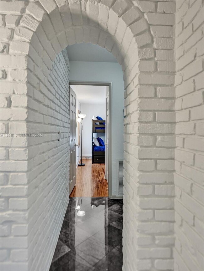 Building Photo - 609 Isle of Palms Dr