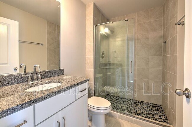 Building Photo - 572 Yellow Fox Rd