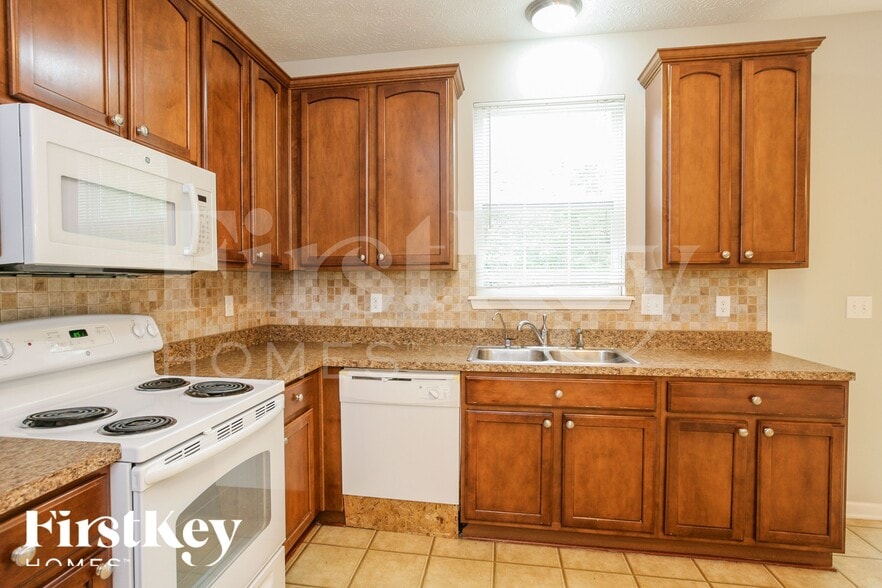 Building Photo - 13858 Ellsworth Ln