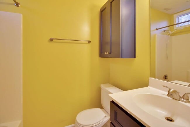 Building Photo - 3 Bedroom Home In Deerfield Jacksonville!!!!